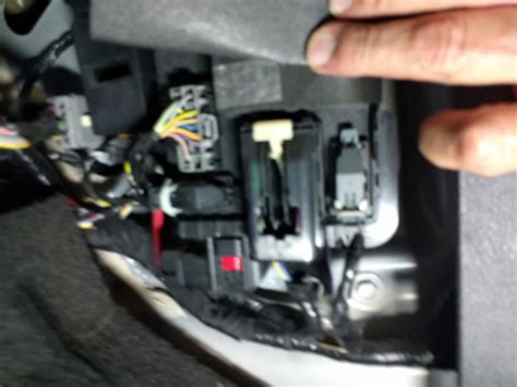 2006 ford freestar smart junction box|Suspected SJB problem .